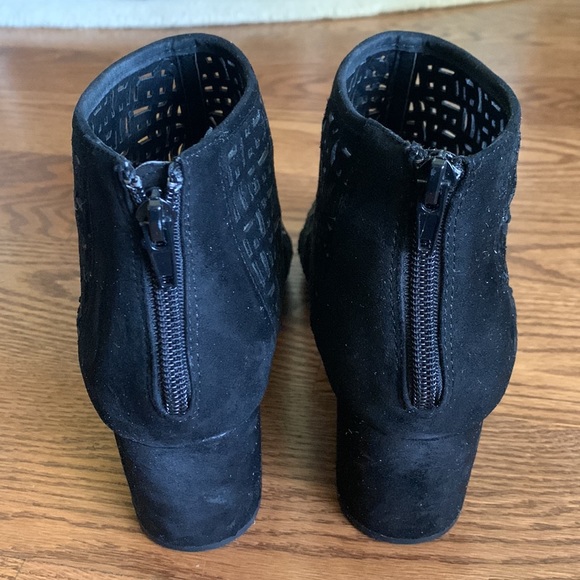 Wild Diva Lounge Open Toed Heels - Picture 3 of 5